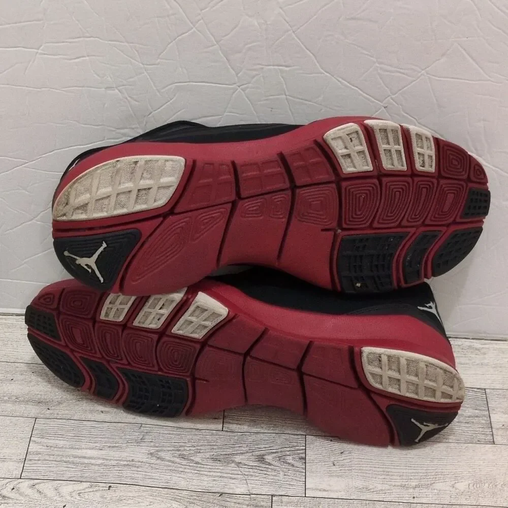 Jordan Trunner Dominate Flex Bred Black/Red Low Top 602667-010